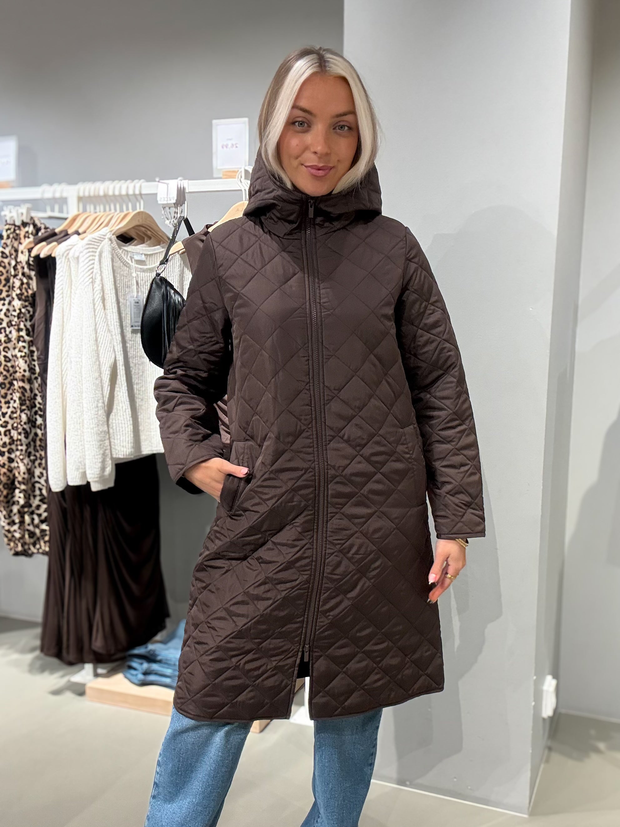 VITATE Coat - Coffee Bean